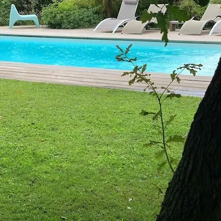 Hotell 4ch Et Superbe Piscine Chauffee A